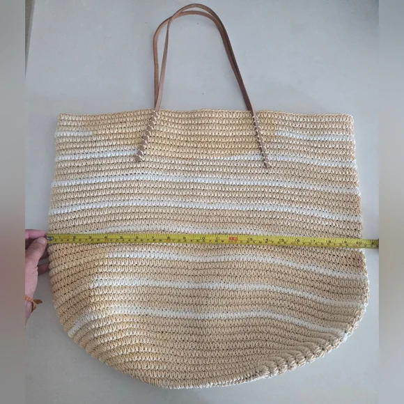 Hat Attack Natural Straw Bag With Leather Straps - Picture 13 of 14